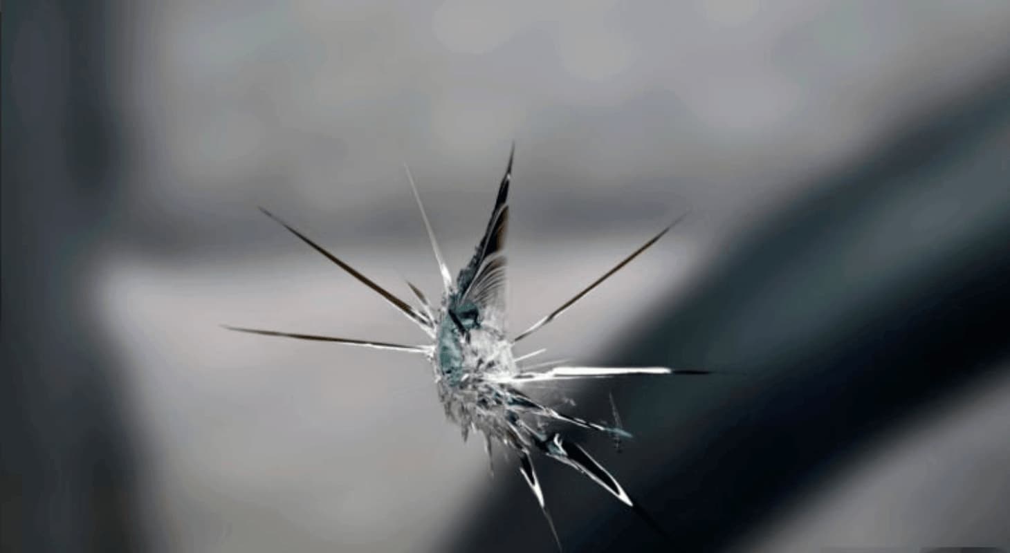 Mobile windscreen chip repair assessment in Sydney